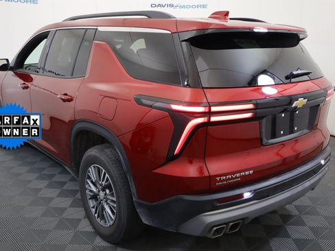 Used 2025 Chevrolet Traverse LT w/ Driver Confidence Package FWD image 10