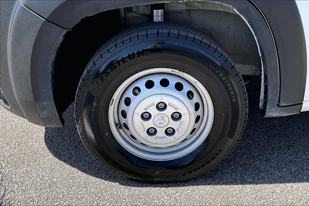 Used 2025 RAM ProMaster 2500 w/ Convenience Group FWD image 8