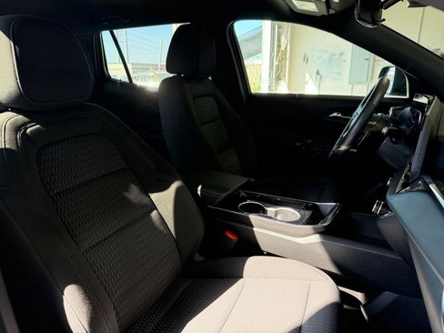 Used 2025 Chevrolet Equinox LT image 35