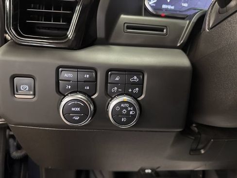 Used 2025 GMC Sierra 2500 AT4 w/ AT4 Preferred Package AWD/4WD image 20