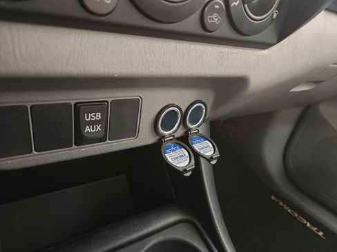 Used 2014 Toyota Tacoma 4x4 Regular Cab image 22