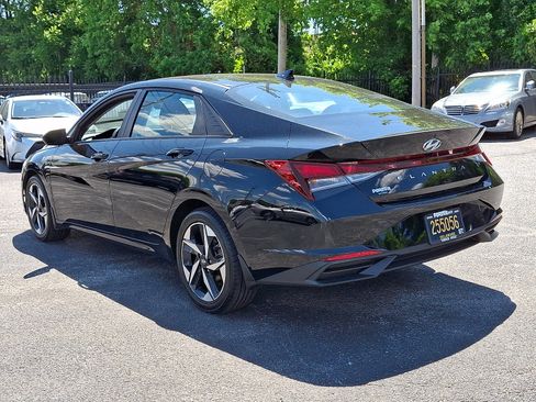 Certified 2023 Hyundai Elantra SEL w/ Convenience Package FWD image 4