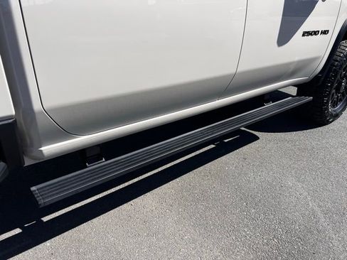 Used 2026 Chevrolet Silverado 2500 ZR2 w/ LPO, Dark Essentials Package image 34