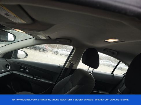 Used 2016 Chevrolet Cruze LT w/ Technology Package image 12