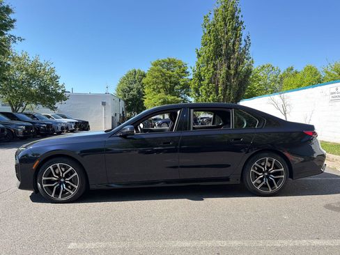 Used 2023 BMW 760i xDrive w/ Luxury Rear Seating Package AWD/4WD image 2