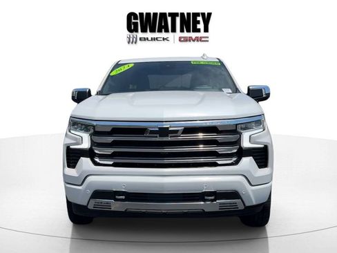 Used 2024 Chevrolet Silverado 1500 High Country w/ High Country Premium Package AWD/4WD image 8