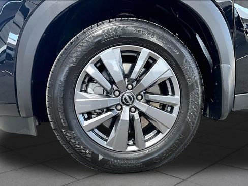 Used 2025 Nissan Pathfinder SV FWD image 11