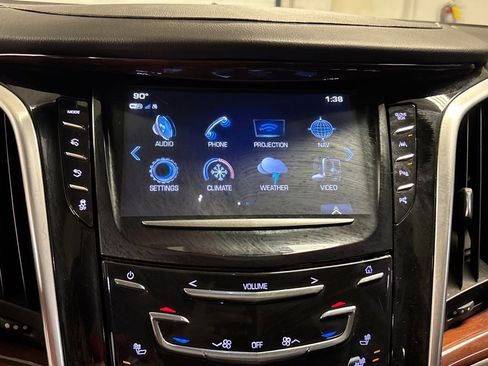 Used 2020 Cadillac Escalade Premium Luxury AWD/4WD image 48