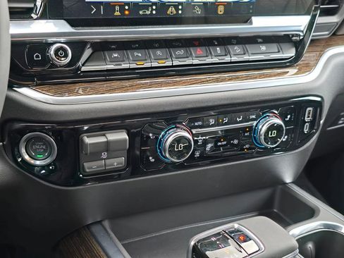 New 2026 GMC Sierra 1500 Elevation w/ Elevation Premium Package AWD/4WD image 24