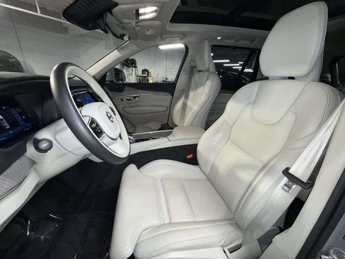 Used 2024 Volvo XC90 B6 Ultimate w/ Protection Package Premier AWD/4WD image 2