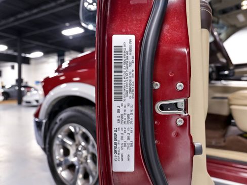 Used 2014 RAM 1500 Laramie w/ Convenience Group RWD image 17