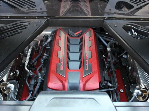 Used 2022 Chevrolet Corvette Stingray Preferred Cpe w/ Z51 Performance Package RWD image 24
