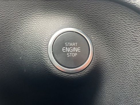 Certified 2024 Volvo XC40 B5 Core image 33