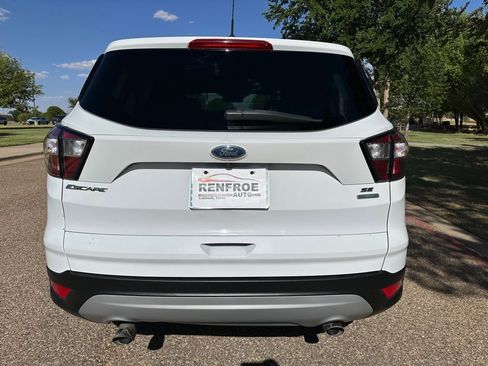 Used 2018 Ford Escape SE FWD image 8