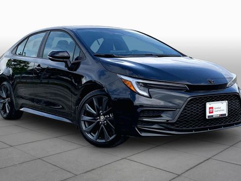 Used 2025 Toyota Corolla SE image 4