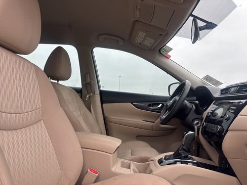 Used 2017 Nissan Rogue S image 19
