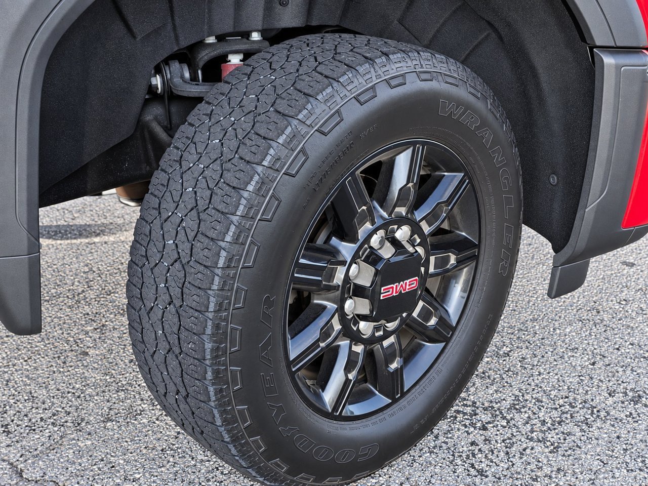 Certified 2025 GMC Sierra 3500 AT4 w/ AT4 Premium Plus Package AWD/4WD image 13