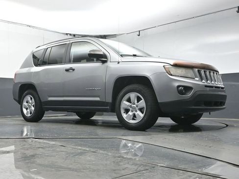 Used 2016 Jeep Compass Sport FWD image 36