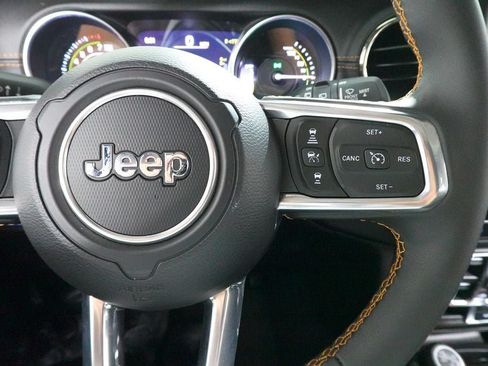 Used 2023 Jeep Wrangler Unlimited Sahara AWD/4WD image 15