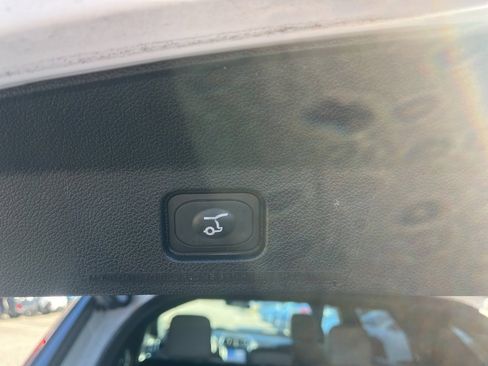 Used 2018 Ford Explorer Limited w/ Equipment Group 301A image 10