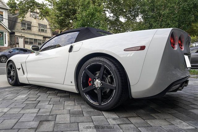 Used 2006 Chevrolet Corvette Convertible w/ Preferred Equipment Group RWD image 16