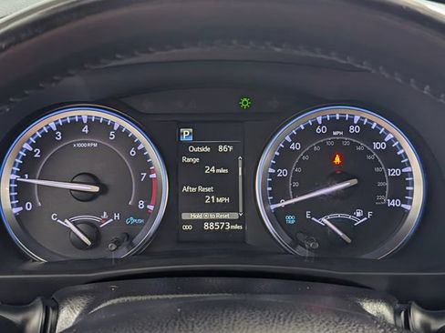 Used 2019 Toyota Highlander XLE AWD/4WD image 35