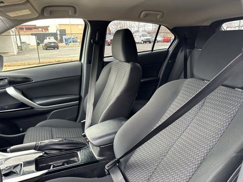 Used 2023 Mitsubishi Eclipse Cross LE image 7