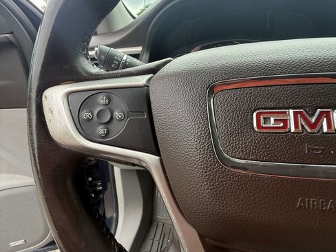 Used 2017 GMC Acadia SLT image 17