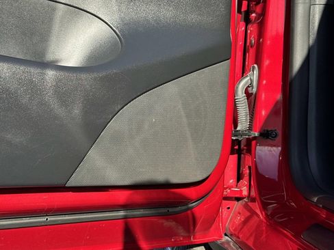 Used 2021 Tesla Model Y Long Range image 17