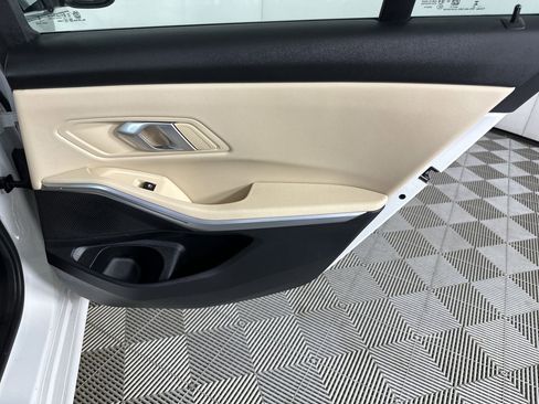 Used 2025 BMW 330i Sedan w/ Convenience Package image 31