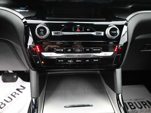 Used 2023 Ford Explorer ST-Line w/ Class IV Trailer Tow Package AWD/4WD image 8