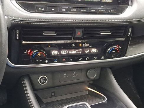 Used 2021 Nissan Rogue Platinum image 16