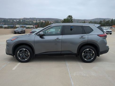 Certified 2025 Nissan Rogue SV image 9