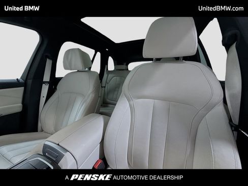 Used 2022 BMW X5 sDrive40i w/ M Sport Package RWD image 5