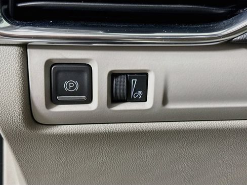 Certified 2023 Cadillac XT4 Premium Luxury FWD image 10