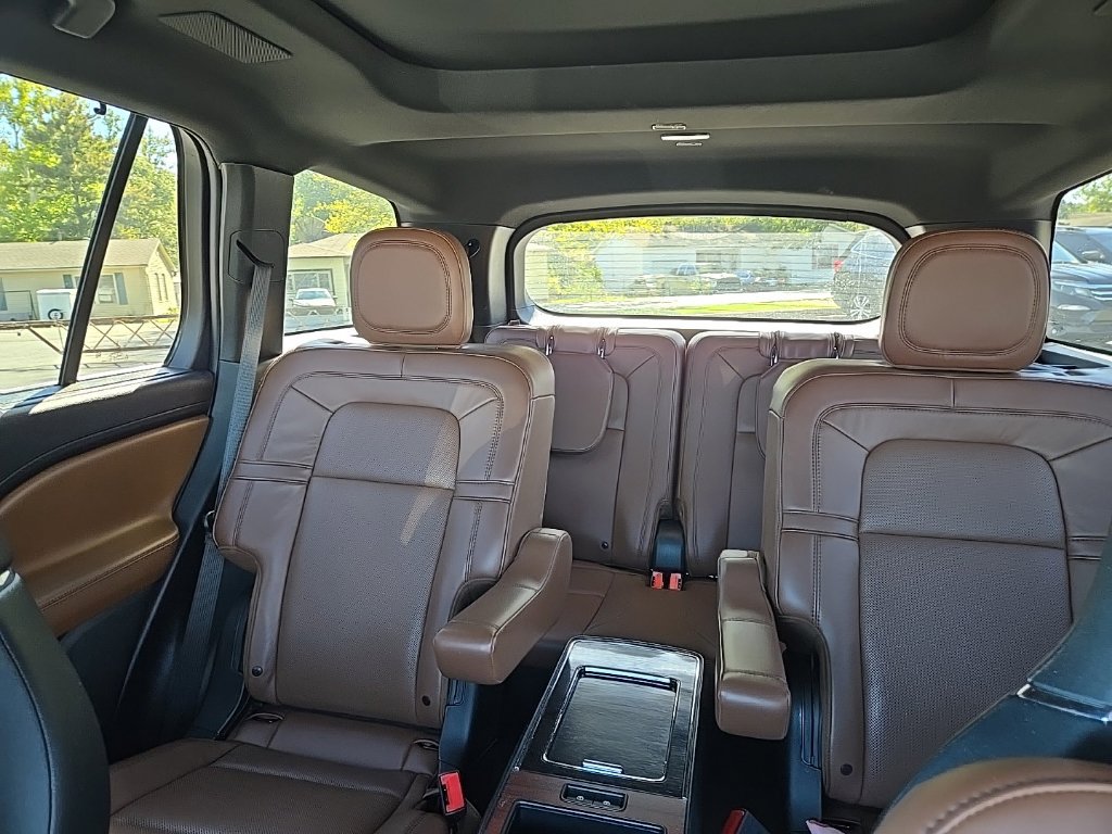 Used 2023 Lincoln Aviator Reserve w/ Equipment Group 201A AWD/4WD image 9