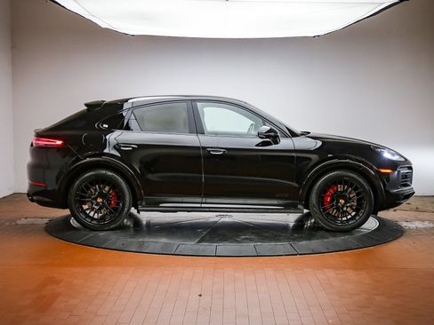 Certified 2023 Porsche Cayenne GTS AWD/4WD image 8
