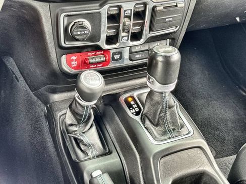 Used 2023 Jeep Wrangler Unlimited Rubicon 4xe w/ Safety Group AWD/4WD image 20
