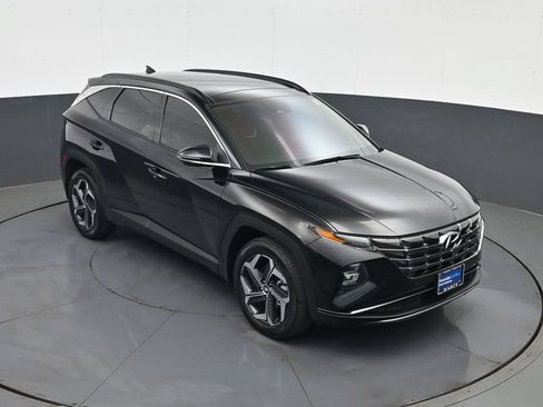 Certified 2024 Hyundai Tucson Limited AWD/4WD image 16