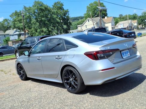 Used 2025 Honda Civic Sport image 4
