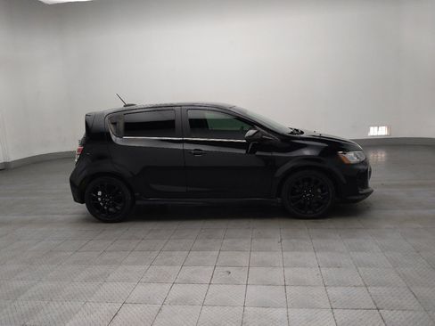 Used 2020 Chevrolet Sonic Premier image 11