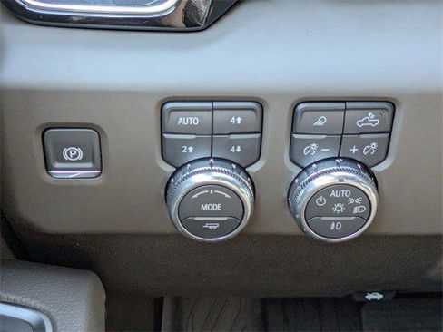 New 2025 GMC Sierra 2500 Denali w/ Denali Reserve Package image 26