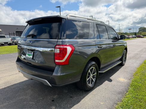 Used 2020 Ford Expedition XLT w/ Equipment Group 202A AWD/4WD image 3