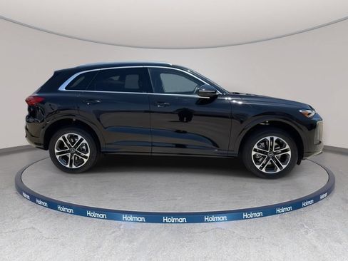 Certified 2025 Audi Q5 Premium w/ Convenience Package AWD/4WD image 3