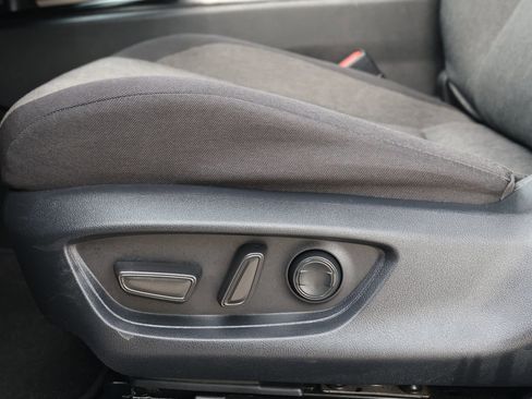 Used 2025 Toyota Camry LE AWD/4WD image 31