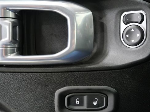Used 2025 Jeep Wrangler Unlimited Sport AWD/4WD image 14