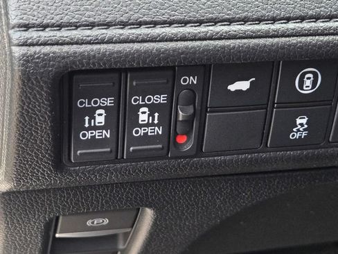 Used 2024 Honda Odyssey EX-L image 17