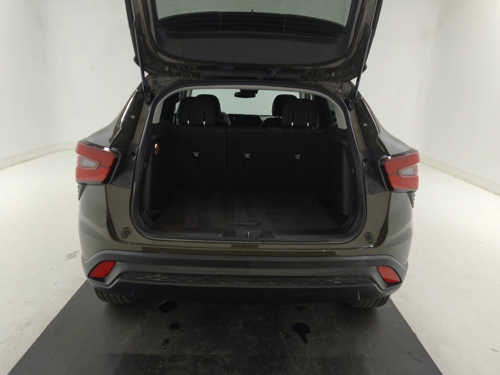 Used 2024 Chevrolet Trax LS FWD image 29