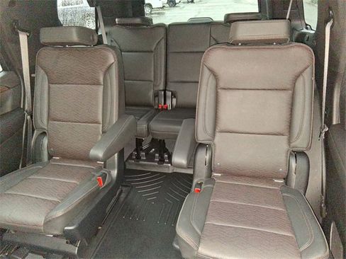 Used 2021 Chevrolet Tahoe High Country w/ Premium Package image 18