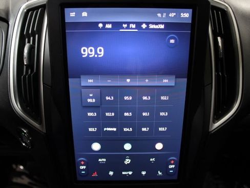 Used 2022 Ford Edge SEL image 46